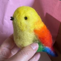 one of a kind vogeltje van vilt rainbow joy