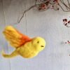 VERKOCHT one of a kind vogeltje van vilt "dancing and laughing - Afbeelding 2