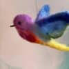 one of a kind vogeltje van vilt "rainbow friend" - Afbeelding 4